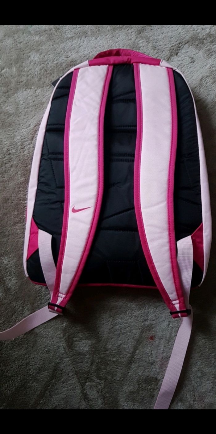 Sac à dos nike neuf - photo numéro 4