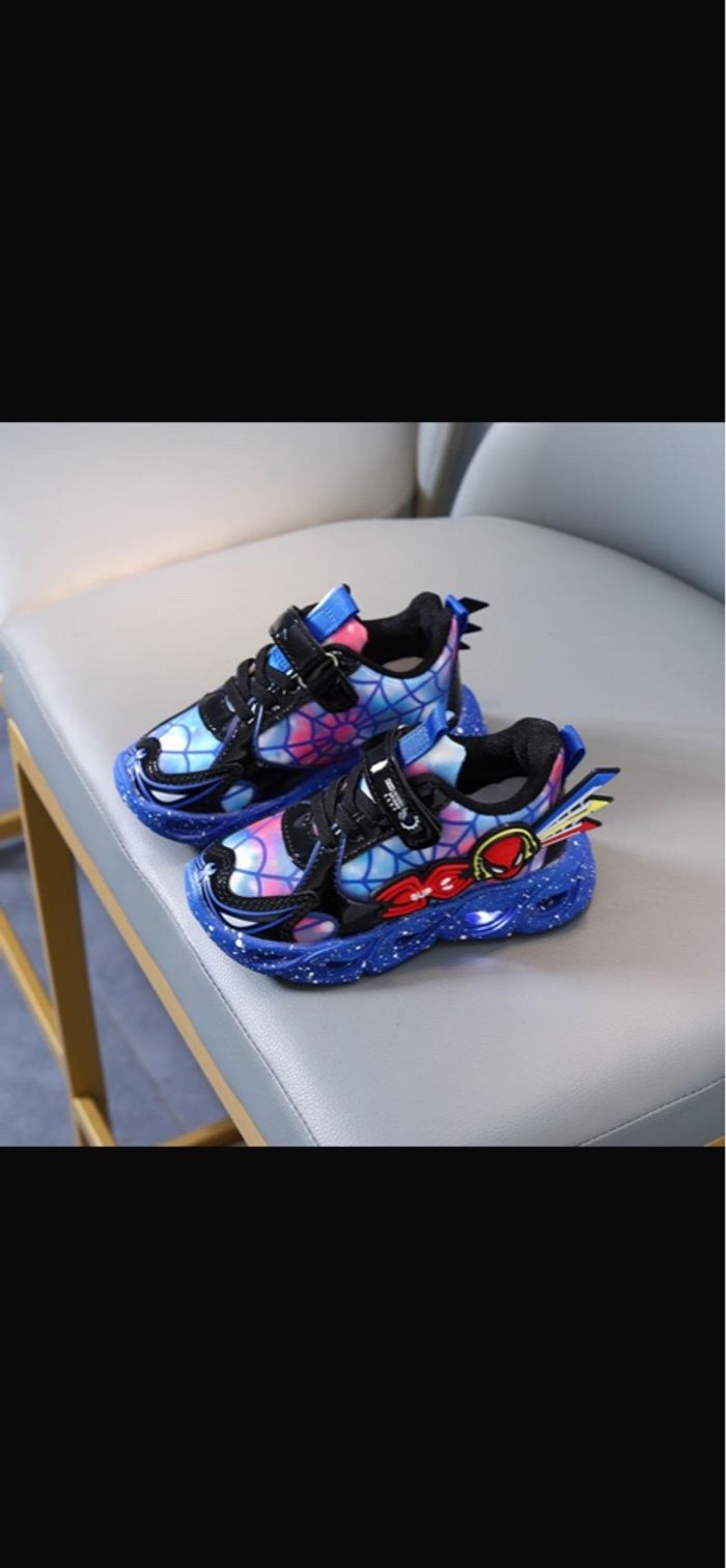 Shoes Spider-Man with light - photo numéro 4