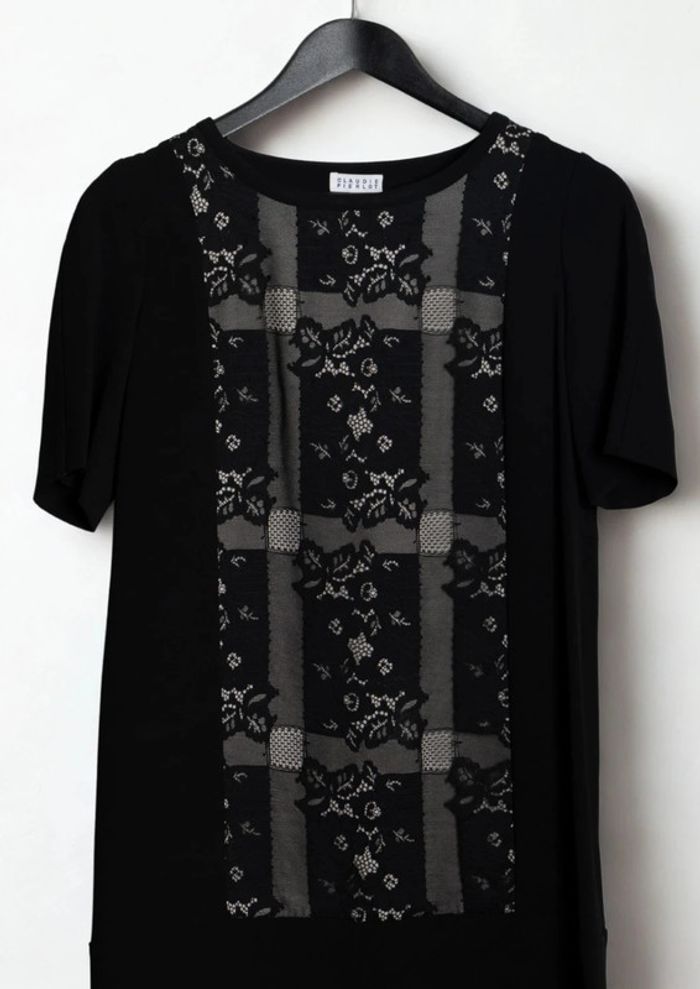 Robe noire détails en dentelle Claudie Pierlot Taille 36 - photo numéro 2