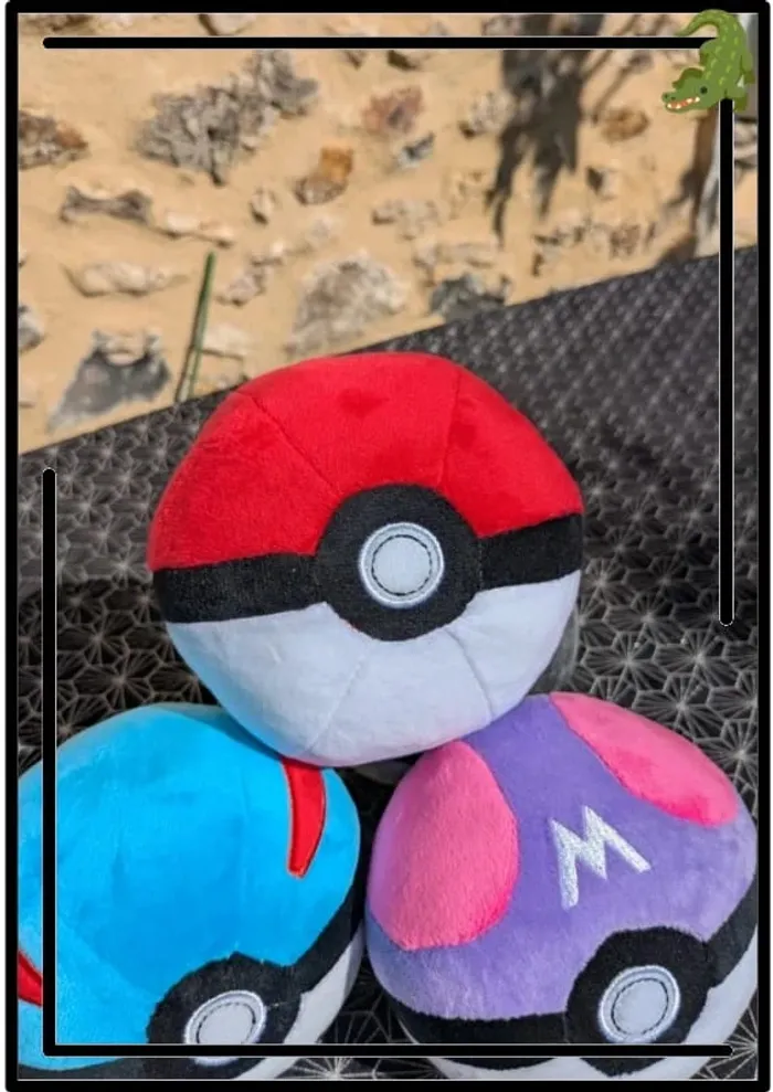 Pokéball en peluche rouge - photo numéro 2