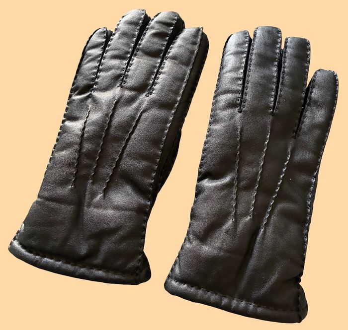 Paire de gants noirs fourrés en cuir (taille M) - photo numéro 2