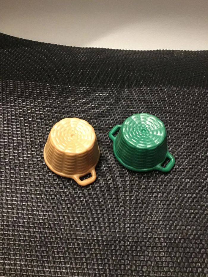 Playmobil lot 2 corbeilles paniers en osier 1 beige et 1 verte country ferme écurie - photo numéro 3