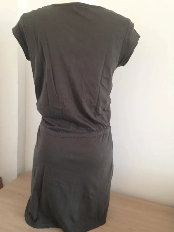 Robe col rond manches courtes épaule bijoux perles M 38 Etam - photo numéro 6