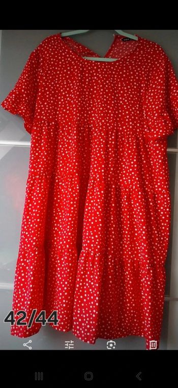 Magnifique robe rouge neuve