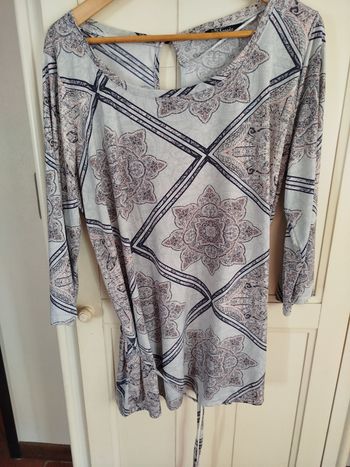 Tunique multi couleur avec fine ceinture