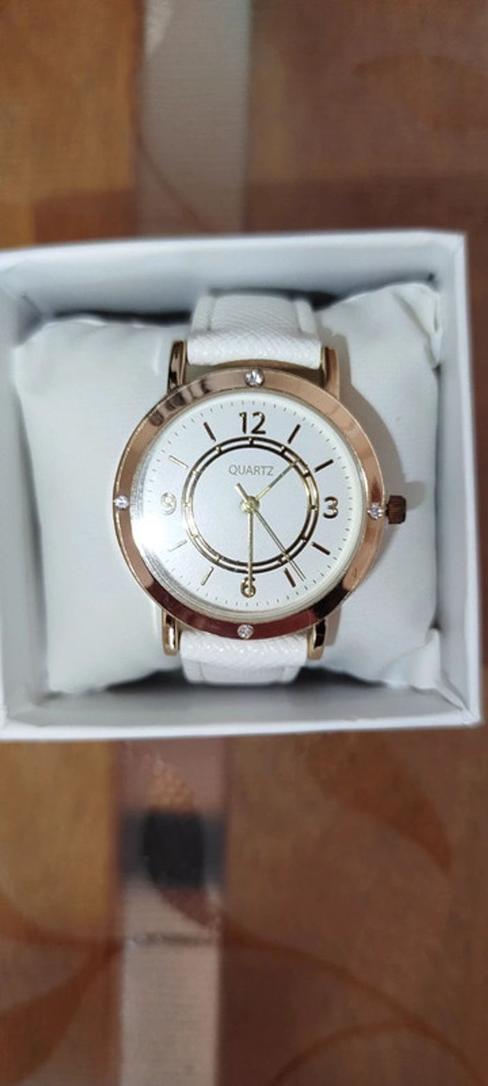 Montre femme neuf