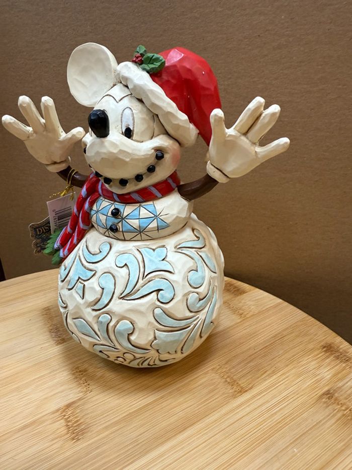 Figurine Mickey Bonhomme de Neige White Woodland – Disney Traditions par Enesco - photo numéro 2