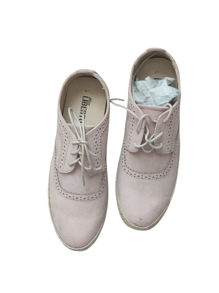 Chaussures rose type derbies taille 41