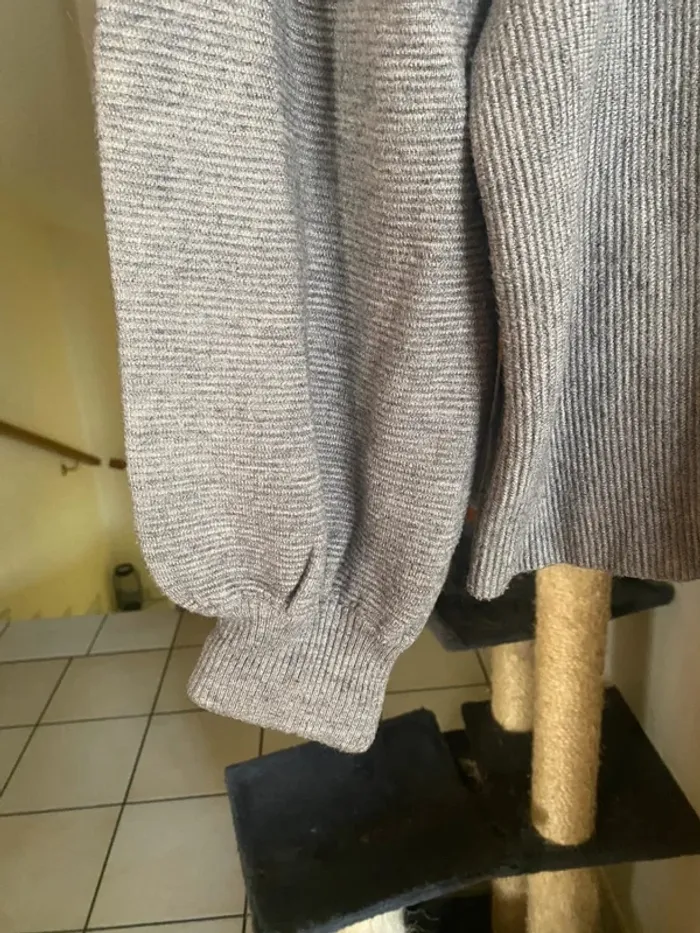 Pull gris côtelé chic & confortable – Taille 40 – Q2 - photo numéro 3