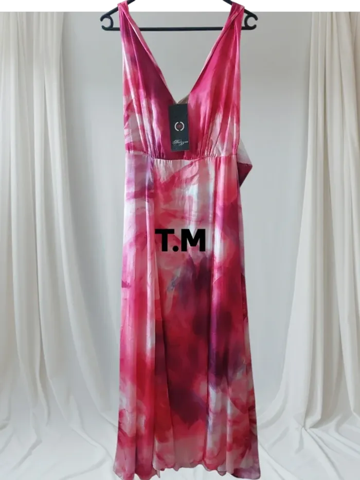 Magnifique robe T. 38 neuve avec étiquette
