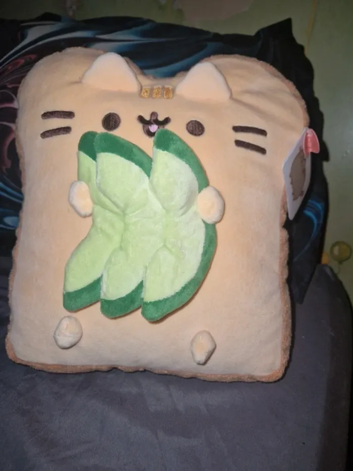Peluche pusheen avocat