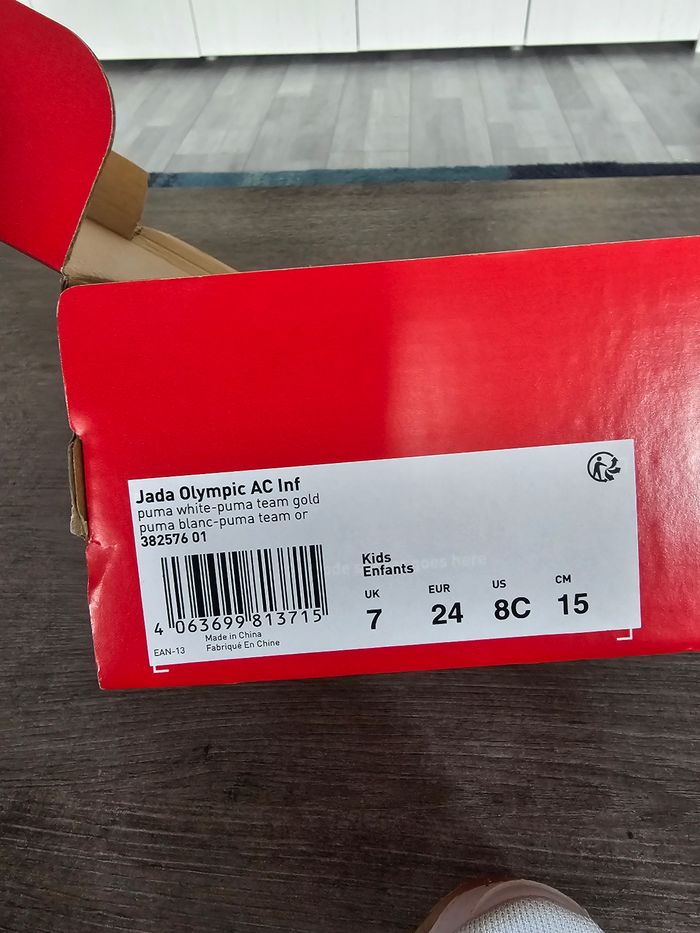 Chaussures arc en ciel puma neuve pointure 34 - photo numéro 5