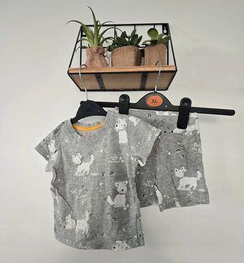 Ensemble gris et blanc Primark 9/12 mois