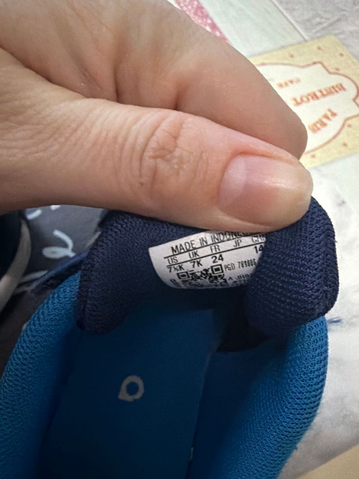 Basket adidas garçon à scratch taille 24 - photo numéro 3