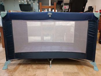 Lit parapluie avec sac de transport 