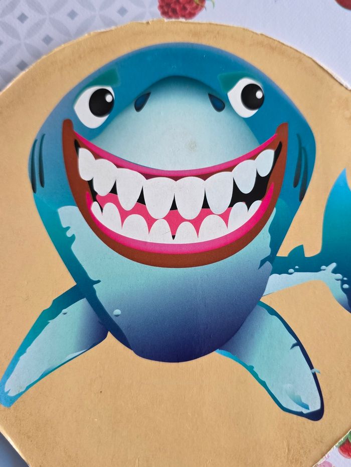 RAQUETTES DE PLAGE EN BOIS MOTIFS REQUINS 🦈 - photo numéro 4