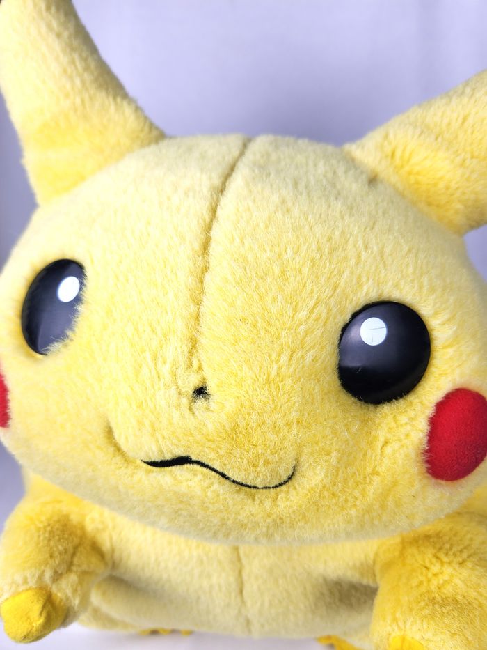 Peluche Pokémon Pikachu Vintage 1999 - Jumbo Plush - Hasbro Tomy - Rare - photo numéro 2