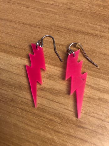 Boucles d’oreilles éclairs roses