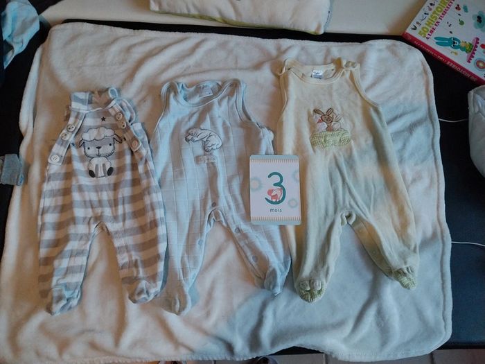 Lot 3 pyjamas sans manches 3 mois