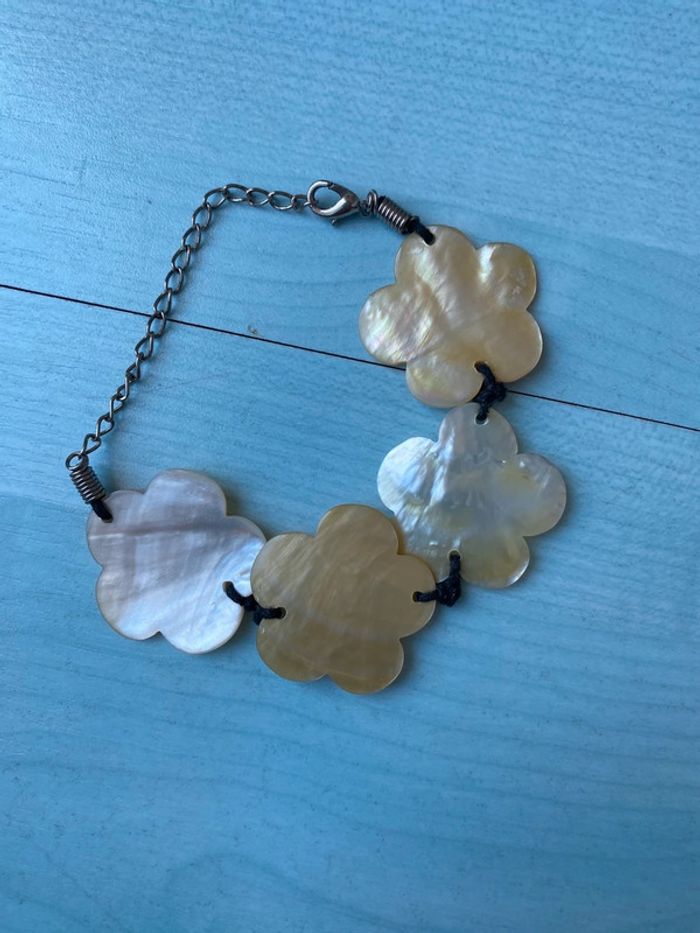 Bracelet nacre fleurs