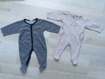 Lot 2pyjamas