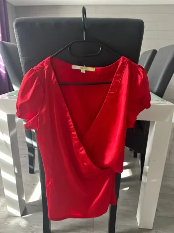 Haut rouge