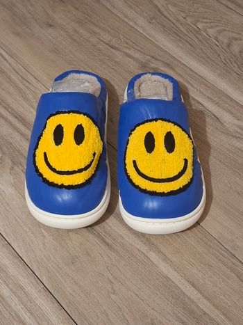 Pantoufles chaussons smiley enfant Mixte bleu