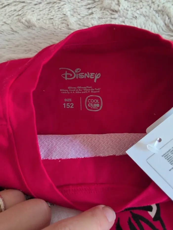 Pull rouge. Disney. 12 ans theme noel bourriquet - photo numéro 7