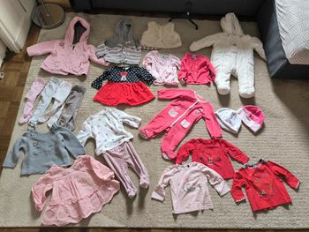 Lot 6 mois hiver bébé fille
