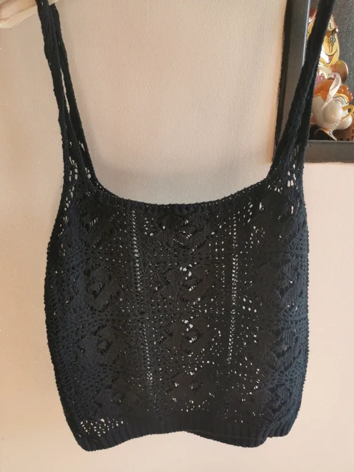 Top, débardeur, en tricot.