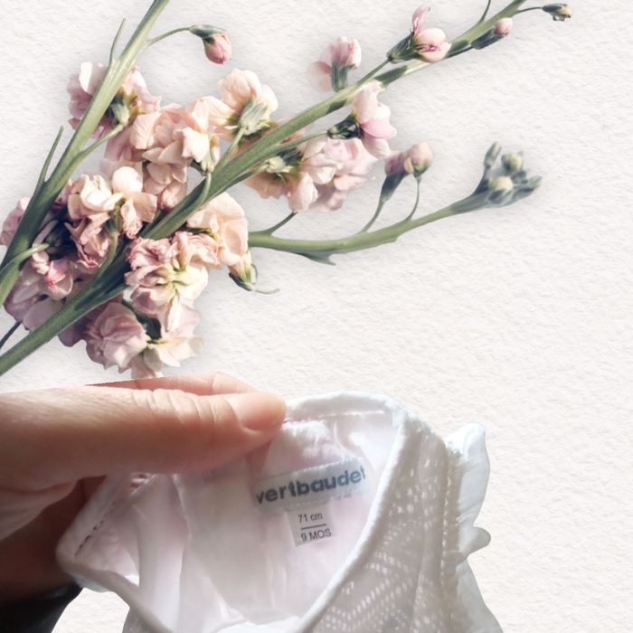 Magnifique Robe blanche sans manches Vertbaudet taille 9 mois bébé fille - photo numéro 5
