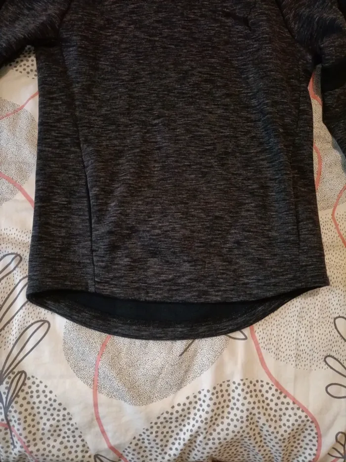 Joli sweat à capuche Puma 9/10 ans - photo numéro 4
