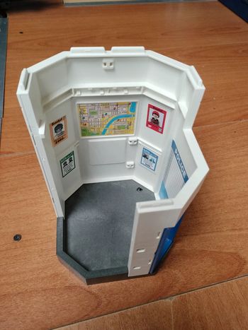 Playmobil pièce commissariat