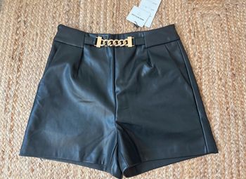 Short simili cuir neuf