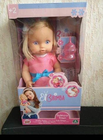 Poupée Birimba boit fait pipi a les fesses rouges