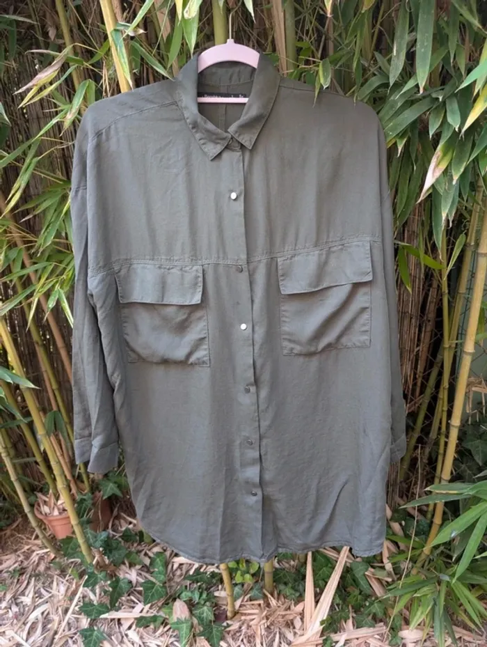🫒 Chemise kaki Bershka - Taille S - photo numéro 2