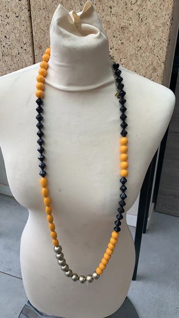 Collier sautoirs perles effet texture