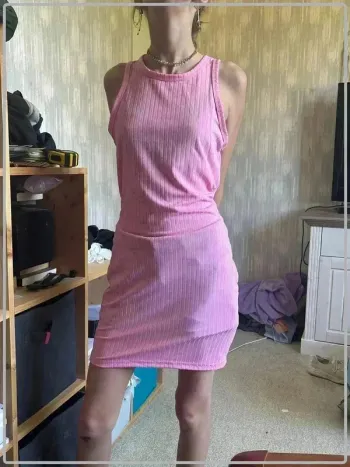 Robe rose flashy taille 14ans marque shein