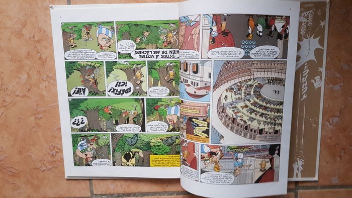 Livre Astérix " Le Domaine des Dieux " - photo numéro 3