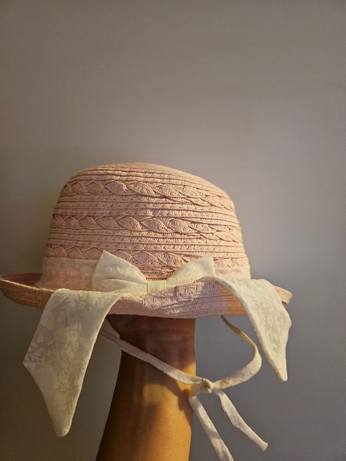 Robe de cérémonie et son chapeau - photo numéro 4