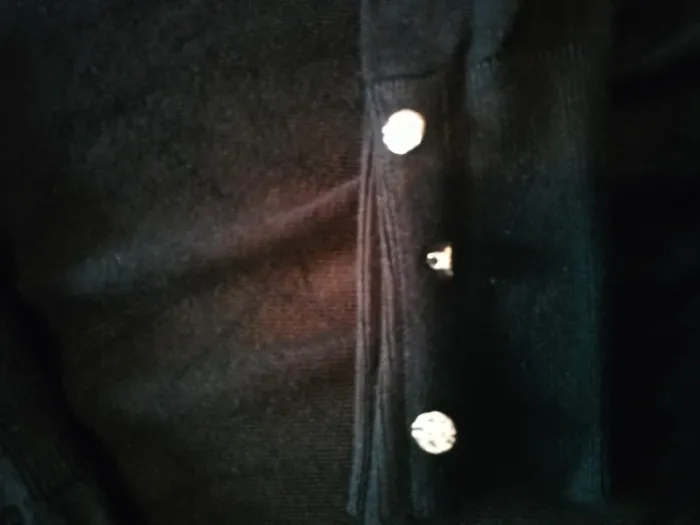 Pull noir - photo numéro 2