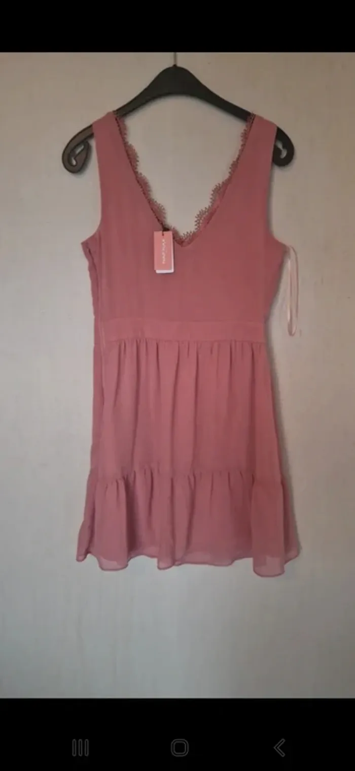 Robe patineuse neuve avec étiquette nafnaf 38 - photo numéro 4