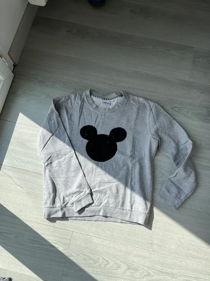 Pull Mickey taille m