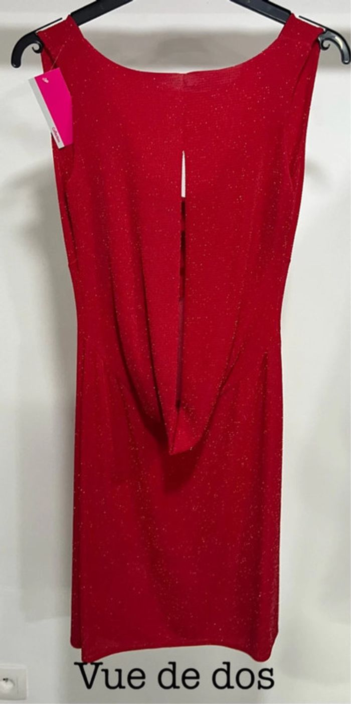 Robe rouge braillante taille unique pour un 32/34 neuve et étiqueté - photo numéro 3