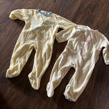 Lot 2 pyjamas