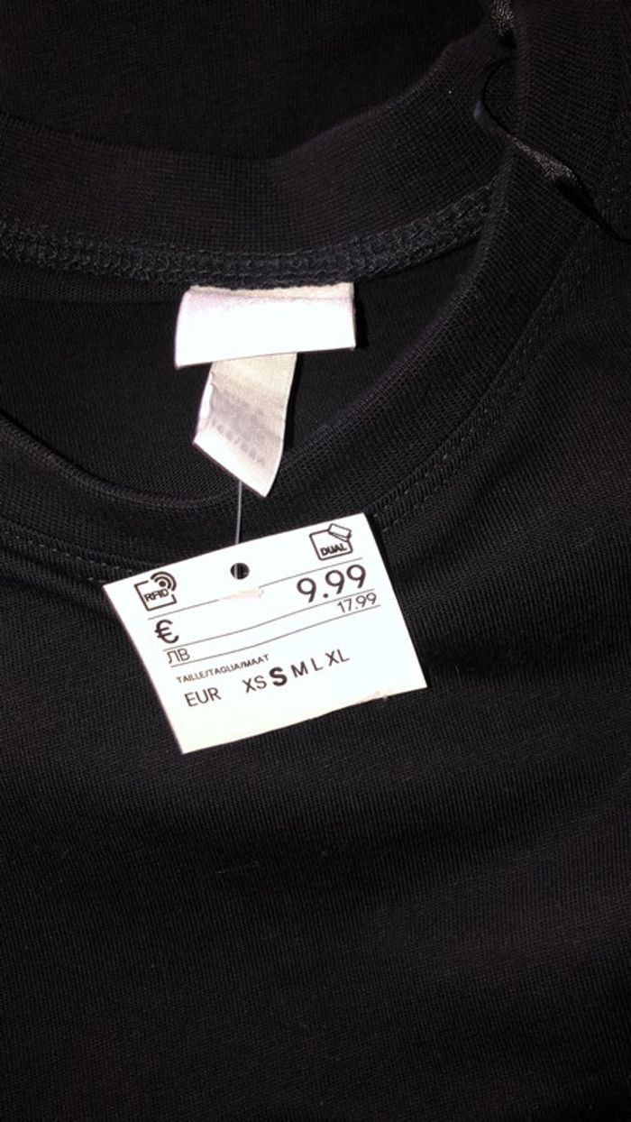 Haut noir - photo numéro 2