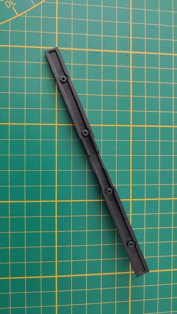 Pièce 14B du fascicule n°14 numéro 14 pièce détachée Renault R8 Gordini 1/8 1/8ème Eaglemoss collect