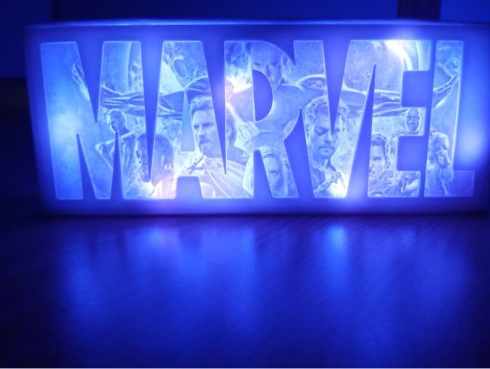 Lampe Marvel - photo numéro 2