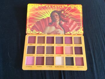 Palette cruelty free neuve sous protection plastique