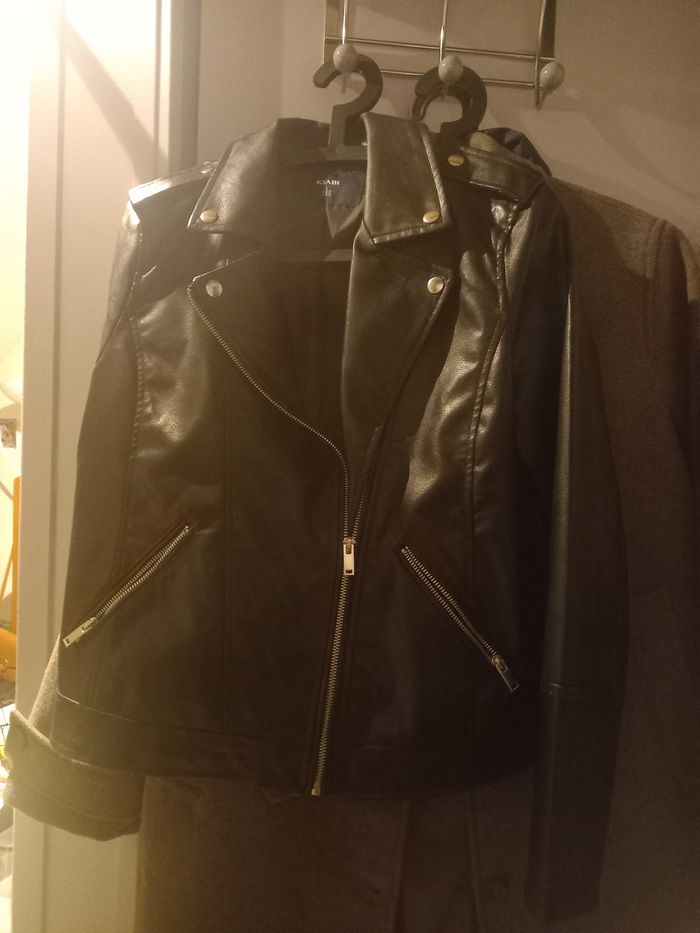 Vend veste noir - photo numéro 2